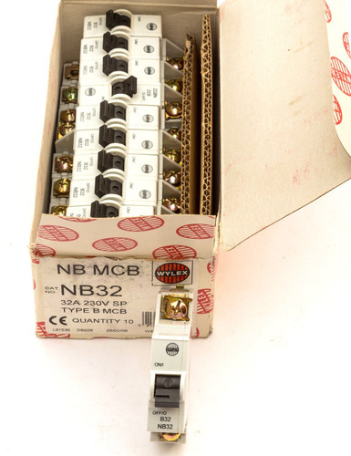 Wylex 32a b32 amp - nb, b