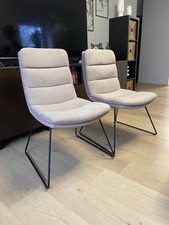 2 moderne Design-Stühle mit