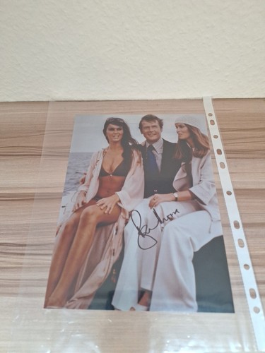 James bond roger moore - james,