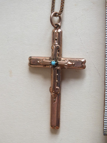 Schönes altes kreuz mit - kreuz, kette