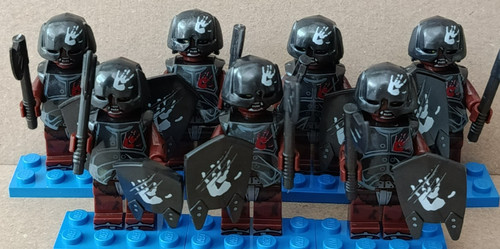 Orks mit rüstung und axt - 7x,