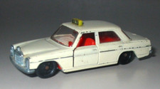 Modell / Automodell Mercedes 250 /8 W 114 115 Siku V 309 Taxi 1. Serie elfenbein