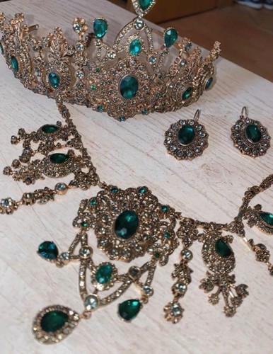 Goldfarbenes schmuckset mit - schmuckset,