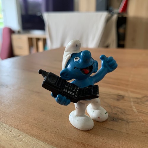 Schlumpf mit klapphandy - klapphandy, /