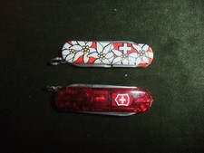 2 kleine Schweizer Taschenmesser Victorinox
