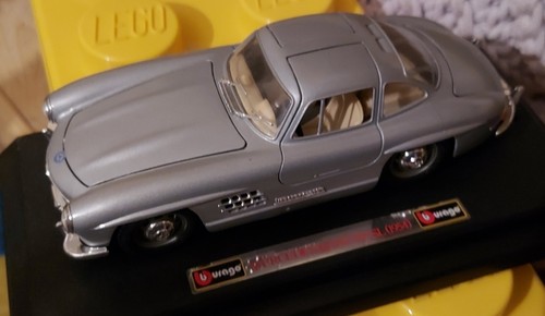 Bburago mercedes benz 300 - 300, sl