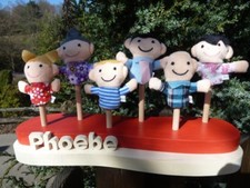 Fingerpuppenständer aus Holz für 10 Fingerpuppen mit Namen