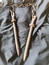Antikes Eisenjoch mit Kette handgeschmiedet Fessel Eisen SM Deko Viehjoch BDSM