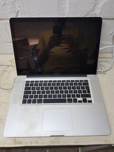 Apple mac book pro - apple,