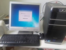 Medion PC Rechner, Computer Windows 7 Mit Bildschirm, Tastatur, Maus, Festplatte