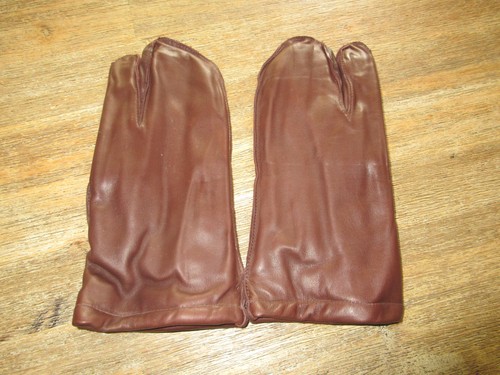 True vintage army gloves - vintage,