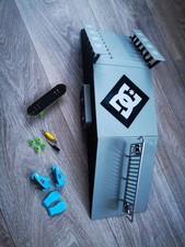 Spin Master DC Fingerskateboard Set Rampen Skateboard Schuhe Werkzeug Rollen Set