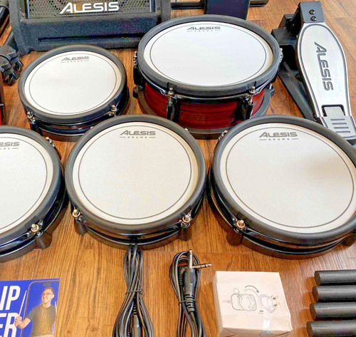Alesis strata - strata,