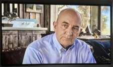 Elite Screens Aeon Edge Free