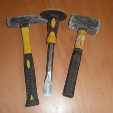 Set aus Zimmermannshammer Meißel und Fäustel