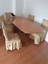 Toilette, Waschbeckenunterschrank, Kleiderschrank, Esstisch Und Stühle