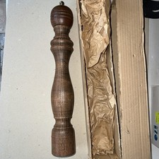 Großer Holz Pfeffermühle