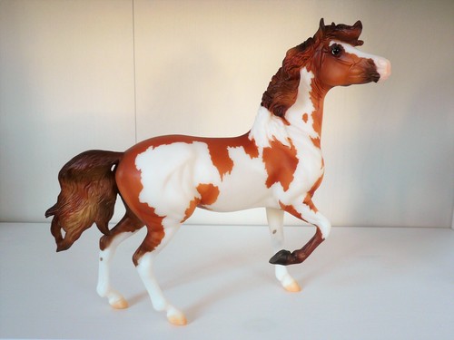 Breyer traditional mustang - breyer,