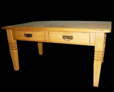 Tisch im Landhaus, Vintage, antik, shabby-chic Stil