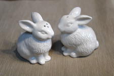 Salz- und Pfefferstreuer aus