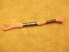 Stickgarn / Sticktwist apricot Nr. 8