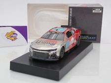 Lionel Racing CX92223LLUCLCL # Chevrolet NASCAR 2022 Chase Elliott - Llumar 1:24