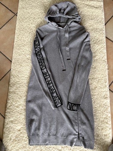 MONARI;STRICKKLEID;KAPUZE;GRAU