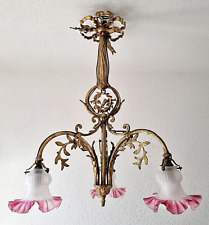 Tolle Gründerzeit Deckenlampe aus Bronze mit 3 rosa Milchglas Schirmen - um 1890