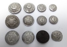 Original Militär Ausgabe Knopf Gussteile Gussteile Zierleisten verschiedene Abzeichen & Größen