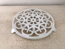 alter Untersetzer Metall shabby Frankreich Brocante Landhaus Ablage Deko Weiss