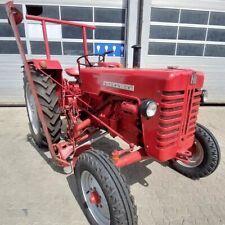 Kühlergrill von IHC MC Cormick D320 gebraucht ?