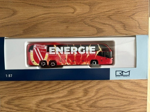Mannschaftsbus energie cottbus - energie,