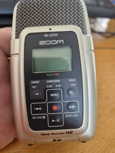 Zoom handy recorder powers - recorder, h2