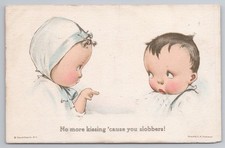 Baby schimpft mit einem anderen: 'Kein Küssen mehr, weil ihr sabbert!' C.H. Twelvetrees