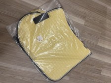 gelbe VS - Springen Schabracke