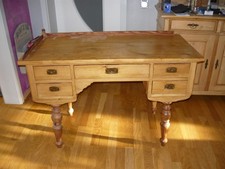 Weichholzschreibtisch alt mit