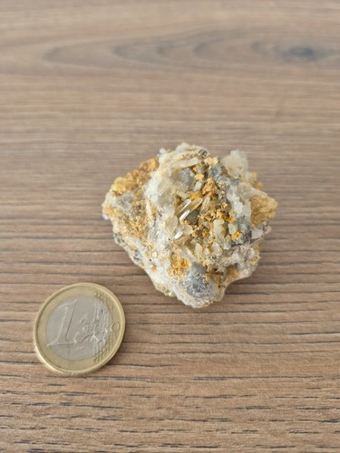 Quarz mit limonit stufe - limonit,