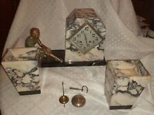 Französische Art Deco Kaminuhr mit Beisteller