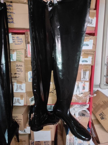 Handmade latex stiefel flach - handmade,