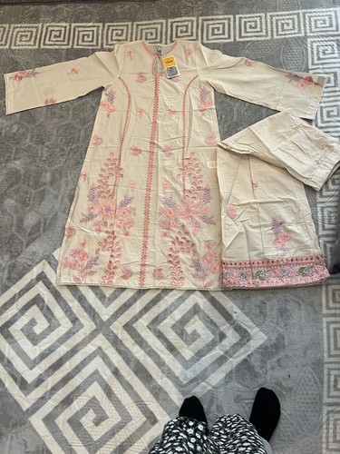 Damenanzug asiatisch ethnisch