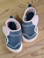 DECATHLON DOMYOS Mädchen Baby Krabbelschuhe Badeschuhe Babyturnen Barfußschuhe 