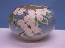 FRANZ PORZELLAN, DEKORATIVE VASE, BLÜTEN, MODELL NR.: XP1888