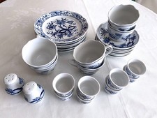 Unbenutztes Kaffeeservice mit Kuchenteller Zwiebelmuster