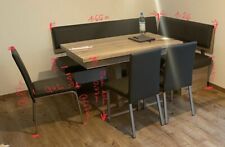 Esszimmergarnitur, Eckbank, Tisch und 3 Stühle mit Kunstlederbezug.