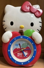 Hello Kitty Wanduhr Apfelform