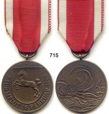 Rettungsmedaille Sturmflut 16.Februar 1962 - am Band, mit 2 versch. Bandspangen