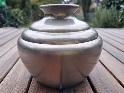 Vase aus zinn - aus, tiel