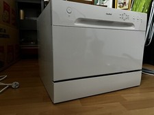 Comfee Single-Spülmaschine in strahlendem Weiß und ist freistehend 