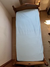 Massivholzbett aus Eiche – Maßanfertigung vom Schreiner – 95 x 190 cm