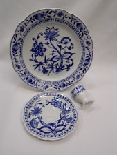 Triptis-Porzellan -Germany-  Zwiebelmuster  - 3 teiliges Restgeschirr